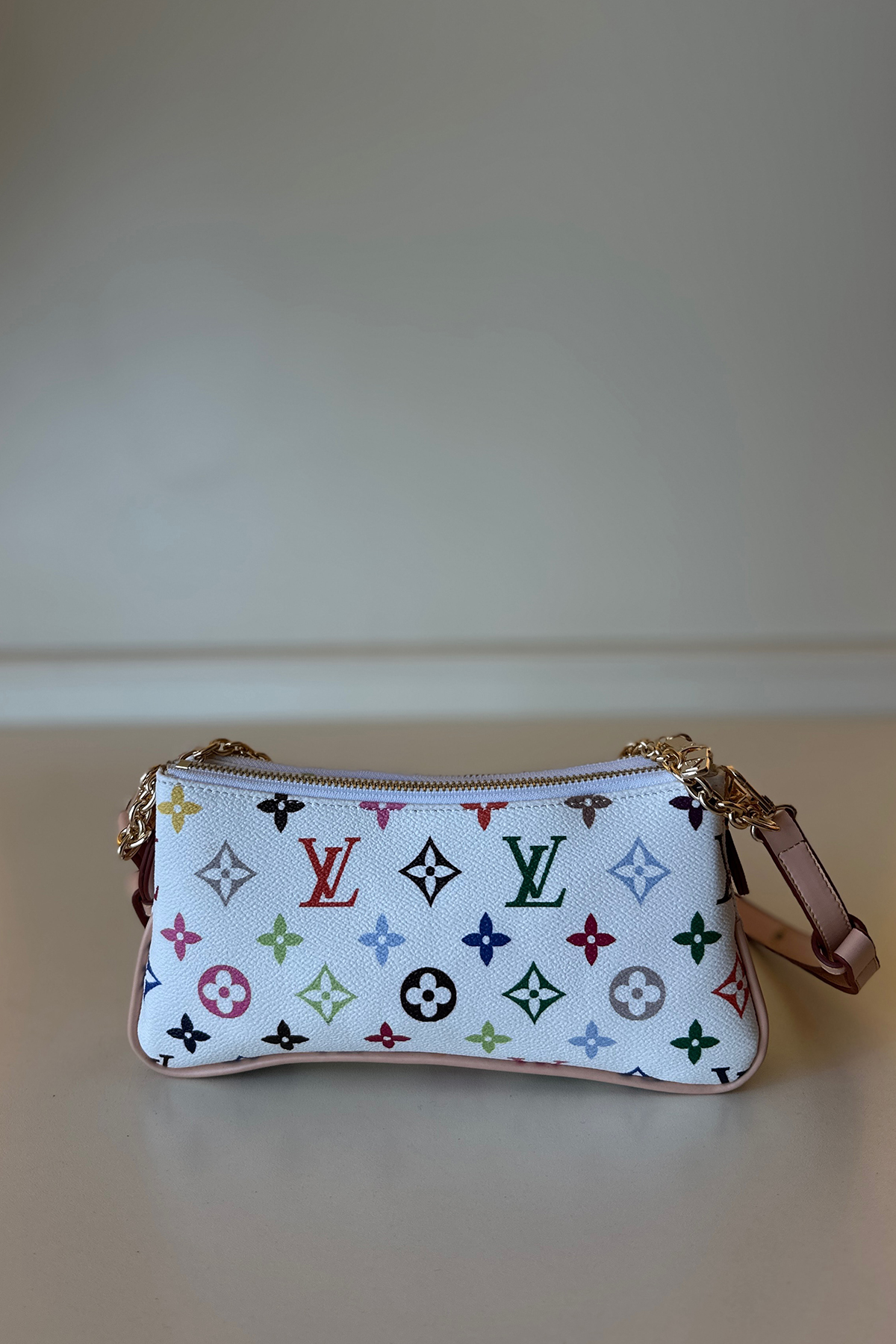 LV. - Liv Pochette Beyaz Renkli Logo