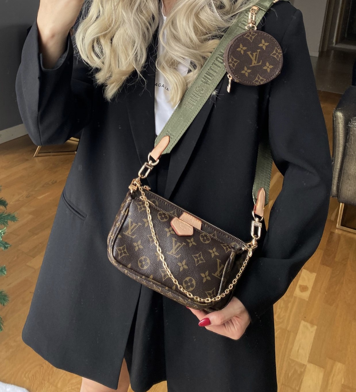 LV. - Multi Pochette Yeşil Askı